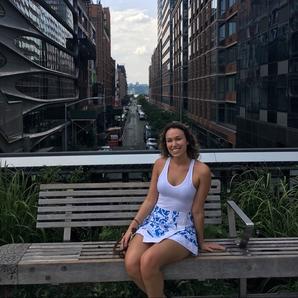 Meet Your Posher, Melanie - Picture 1 of 3